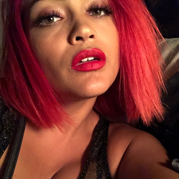 Meet your Posher, Carrie - Picture 5 of 5